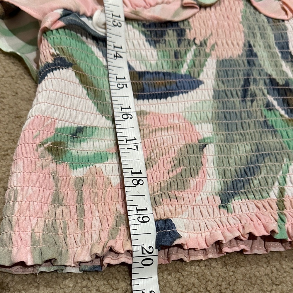 White House Black Market Pastel Floral Blouse​​ - Picture 5 of 7